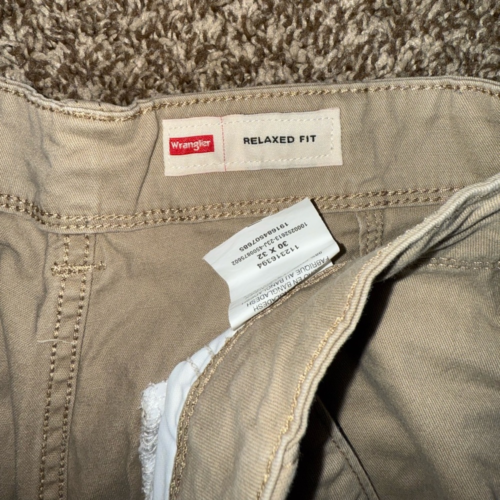 Wrangler Beige Cargo Pants - Picture 3 of 3